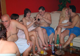 Swinger action galery on this one Image 2