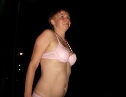 I like shooting this hot plump girl on camera in public. Image 3
