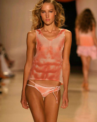 Sexy Fashion Show photos Image 1