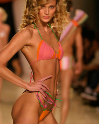 La Rouge Lingerie and Scissor Clothing Fashion Show pics Image 6