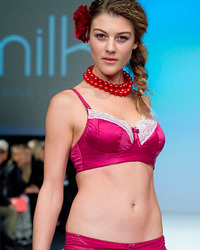 La Rouge Lingerie and Scissor Clothing Fashion Show pics Image 12
