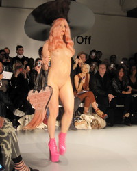 The Original Downblouse Pics Presents Fashion Runway Oops pics Image 5