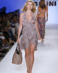 Valentines Day Lingerie Fashion Show pics Image 4
