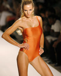 Très Bonjour Lingerie Catwalk  shots Image 9