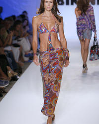 The beauty of Lingerie Fashion Shows photos Image 9