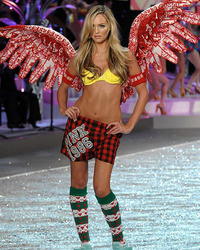 La Lingerie Francaise fashion show pictures Image 7