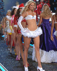 Indo Fashion Show See-through photos Image 3
