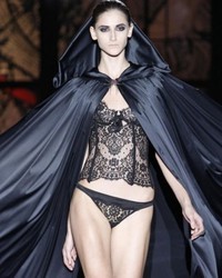 Sonia Rykiel for H&M Lingerie Catwalk shots Image 11