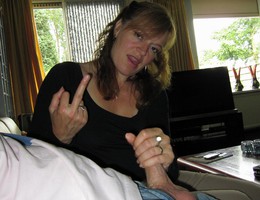 Real Amateur CFNM galery Image 8