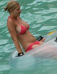 A babe on open swim suit at the Apollo Image 4