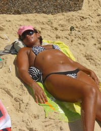 A girl spreading on the Rio Alta Image 2