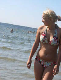 A slim and busty babe on the Massarandupio Image 5