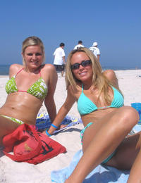 A busty bikini bitch undressing on the Bellevue Image 3