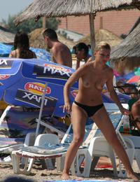 A cutie on open swim suit at the Poipu Image 12