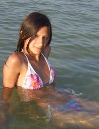 A girl going naked on the Tulum Image 3