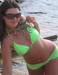 An unshaved girl Trunk Bay Image 1