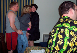 Swinger Wife Loves To screw Image 5