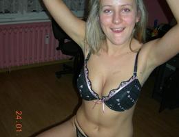 Super hot MILF in sexy lingerie images Image 4