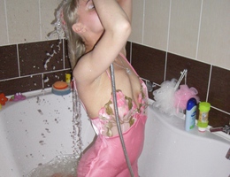 Amateur girl posing in lingerie gall Image 7