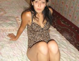 Amateur sluts posing for you in lingerie galery Image 1