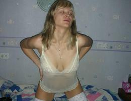 Sexy suspenders British girls wearing nylons & lingerie pictures Image 5