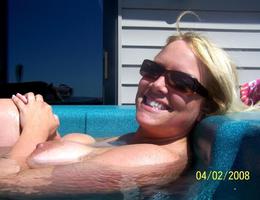 Amateur teen chubby showing tits and body gallery Image 3