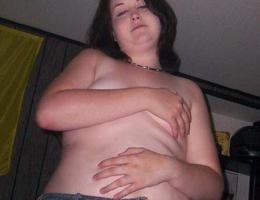 Chubby MILF flashing her tits pictures Image 4