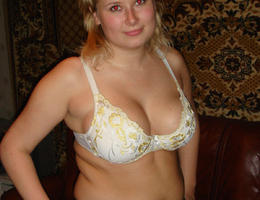 Chubby plump models set Image 8