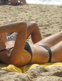 A girl next door posing at the Ipanema Image 6