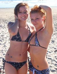 A teen girl doing it at the Banana in this pics Image 12