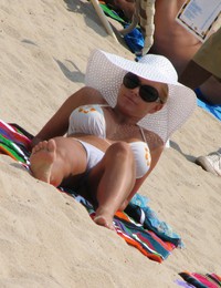 A busty cutie at the Chihuahua Image 7