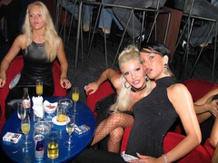 Few people are successful to look at these fascinating attractive cuties behind the scenes - want to be one of them? Image 3