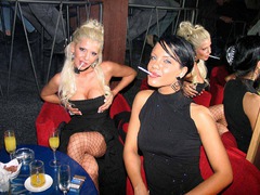 Few people are successful to look at these fascinating attractive cuties behind the scenes - want to be one of them? Image 4
