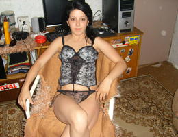 Ebabelnye chicks are photographed in a hostel images Image 6
