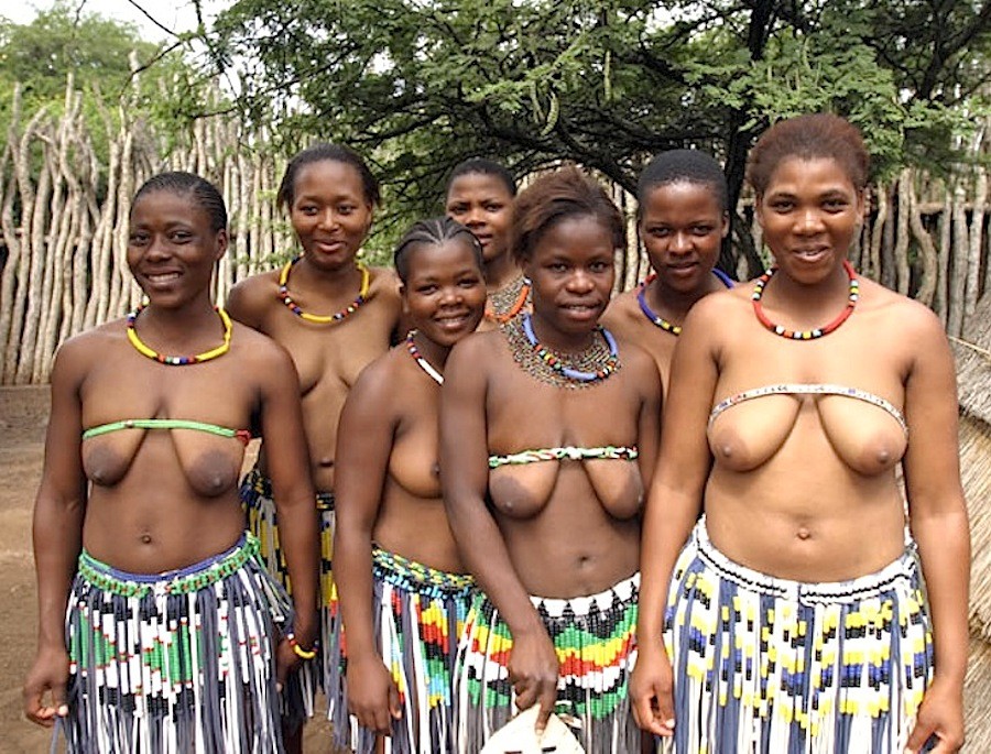 Nude Ethnic Girls